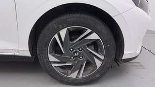 Used 2021 Hyundai New i20 Asta 1.0 Turbo IMT Petrol Manual tyres RIGHT FRONT TYRE RIM VIEW
