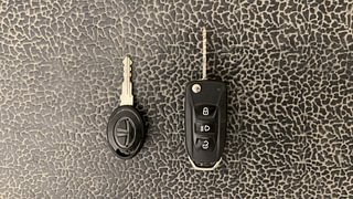 Used 2018 Tata Tiago [2016-2020] XTA Petrol Automatic extra CAR KEY VIEW