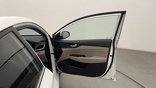 Used 2019 Hyundai Verna [2017-2020] 1.6 VTVT SX (O) AT Petrol Automatic interior RIGHT FRONT DOOR OPEN VIEW