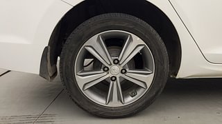 Used 2019 Hyundai Verna [2017-2020] 1.6 VTVT SX (O) AT Petrol Automatic tyres RIGHT REAR TYRE RIM VIEW