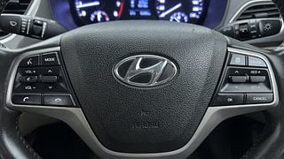 Used 2019 Hyundai Verna [2017-2020] 1.6 VTVT SX (O) AT Petrol Automatic top_features Cruise control