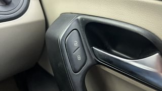 Used 2011 Volkswagen Polo [2010-2014] Trendline 1.2L (P) Petrol Manual top_features Central locking