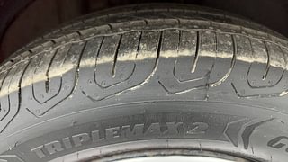 Used 2011 Volkswagen Polo [2010-2014] Trendline 1.2L (P) Petrol Manual tyres RIGHT FRONT TYRE TREAD VIEW