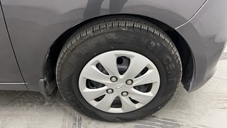 Used 2012 Hyundai i10 [2010-2016] Sportz 1.2 Petrol Petrol Manual tyres RIGHT FRONT TYRE RIM VIEW