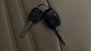 Used 2014 Honda Mobilio [2014-2017] V Diesel Diesel Manual extra CAR KEY VIEW