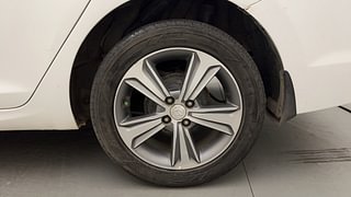 Used 2019 Hyundai Verna [2017-2020] 1.6 VTVT SX (O) AT Petrol Automatic tyres LEFT REAR TYRE RIM VIEW