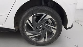 Used 2021 Hyundai New i20 Asta 1.0 Turbo IMT Petrol Manual tyres LEFT REAR TYRE RIM VIEW
