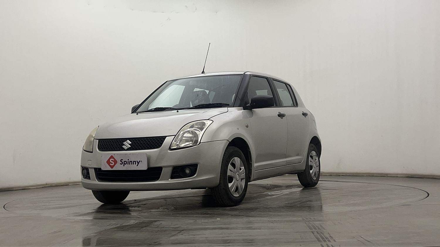 LEFT FRONT CORNER VIEW