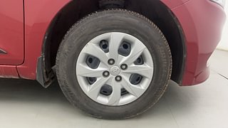 Used 2015 Hyundai Elite i20 [2014-2018] Sportz 1.2 Petrol Manual tyres RIGHT FRONT TYRE RIM VIEW
