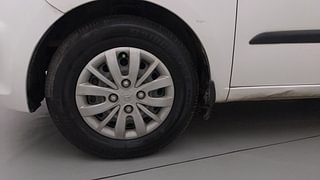 Used 2015 hyundai i10 Sportz 1.1 Petrol Petrol Manual tyres LEFT FRONT TYRE RIM VIEW