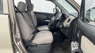 Used 2014 Maruti Suzuki Wagon R 1.0 [2010-2019] VXi Petrol Manual interior RIGHT SIDE FRONT DOOR CABIN VIEW