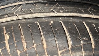 Used 2018 Hyundai Grand i10 [2017-2020] Magna 1.2 Kappa VTVT Petrol Manual tyres RIGHT FRONT TYRE TREAD VIEW