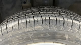 Used 2016 Renault Kwid [2015-2019] 1.0 RXT AMT Petrol Automatic tyres LEFT FRONT TYRE TREAD VIEW