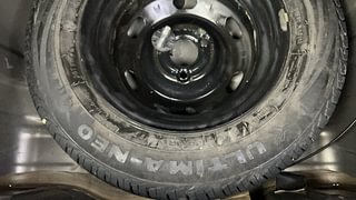 Used 2016 Renault Kwid [2015-2019] 1.0 RXT AMT Petrol Automatic tyres SPARE TYRE VIEW