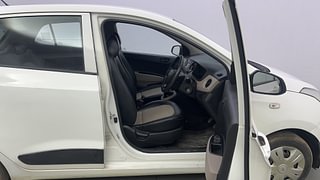 Used 2018 Hyundai Grand i10 [2017-2020] Magna 1.2 Kappa VTVT Petrol Manual interior RIGHT SIDE FRONT DOOR CABIN VIEW