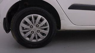 Used 2015 hyundai i10 Sportz 1.1 Petrol Petrol Manual tyres RIGHT REAR TYRE RIM VIEW