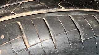 Used 2018 Hyundai Grand i10 [2017-2020] Magna 1.2 Kappa VTVT Petrol Manual tyres RIGHT REAR TYRE TREAD VIEW