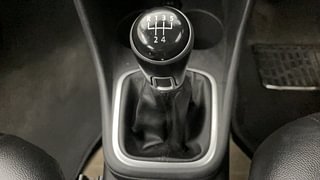 Used 2017 Volkswagen Polo [2014-2020] Highline 1.5 (D) Diesel Manual interior GEAR  KNOB VIEW