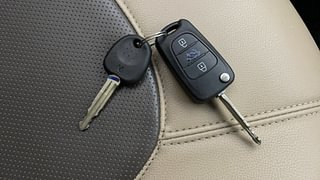 Used 2015 hyundai i10 Sportz 1.1 Petrol Petrol Manual extra CAR KEY VIEW