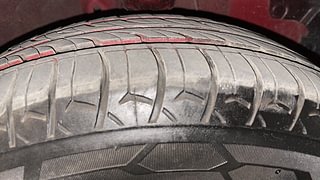 Used 2018 Hyundai Eon [2011-2018] Era + Petrol Manual tyres RIGHT FRONT TYRE TREAD VIEW