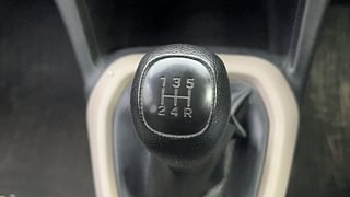 Used 2018 Hyundai Grand i10 [2017-2020] Magna 1.2 Kappa VTVT Petrol Manual interior GEAR  KNOB VIEW