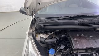 Used 2018 Hyundai Grand i10 [2017-2020] Magna 1.2 Kappa VTVT Petrol Manual engine ENGINE RIGHT SIDE HINGE & APRON VIEW