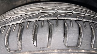 Used 2014 Honda City VX CVT Petrol Automatic tyres RIGHT FRONT TYRE TREAD VIEW