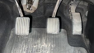 Used 2018 Hyundai Grand i10 [2017-2020] Magna 1.2 Kappa VTVT Petrol Manual interior PEDALS VIEW
