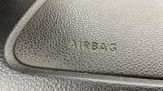 Used 2015 Volkswagen Polo [2015-2019] Highline1.2L (P) Petrol Manual top_features Airbags
