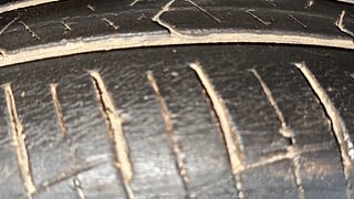 Used 2018 Hyundai Grand i10 [2017-2020] Magna 1.2 Kappa VTVT Petrol Manual tyres LEFT FRONT TYRE TREAD VIEW