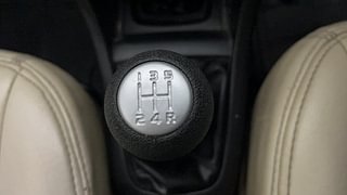 Used 2016 Maruti Suzuki Swift [2011-2017] VXi Petrol Manual interior GEAR  KNOB VIEW