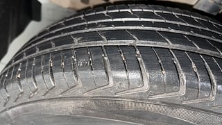 Used 2019 Renault Kwid [2015-2019] RXL Petrol Manual tyres LEFT FRONT TYRE TREAD VIEW