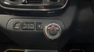 Used 2016 Renault Kwid [2015-2019] 1.0 RXT AMT Petrol Automatic interior GEAR  KNOB VIEW