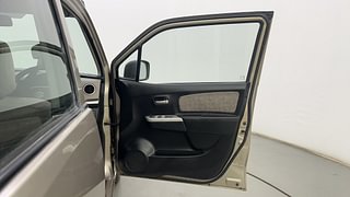Used 2014 Maruti Suzuki Wagon R 1.0 [2010-2019] VXi Petrol Manual interior RIGHT FRONT DOOR OPEN VIEW