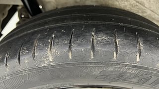 Used 2015 Maruti Suzuki Wagon R 1.0 [2010-2019] VXi Petrol Manual tyres RIGHT REAR TYRE TREAD VIEW