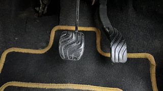 Used 2016 Renault Kwid [2015-2019] 1.0 RXT AMT Petrol Automatic interior PEDALS VIEW