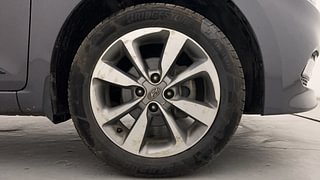 Used 2017 Hyundai Elite i20 [2014-2018] Asta 1.2 (O) Petrol Manual tyres RIGHT FRONT TYRE RIM VIEW