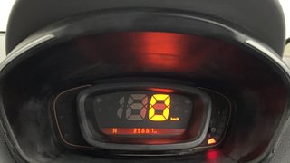 Used 2016 Renault Kwid [2015-2019] 1.0 RXT AMT Petrol Automatic interior CLUSTERMETER VIEW
