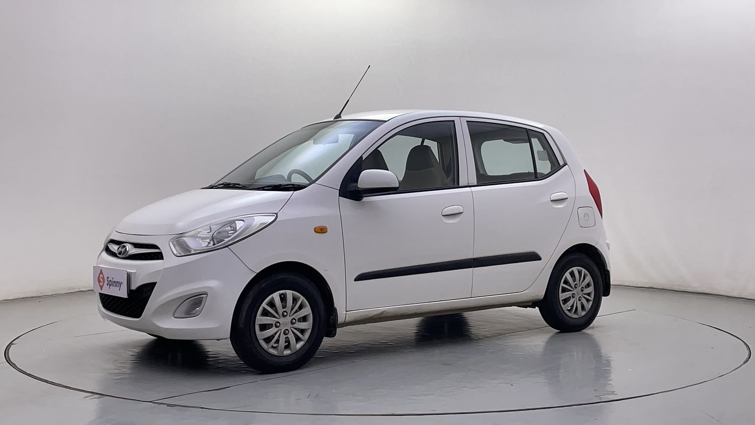 LEFT FRONT CORNER VIEW