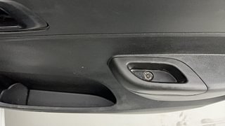Used 2019 Renault Kwid [2015-2019] RXL Petrol Manual top_features Door pockets