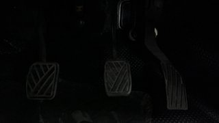 Used 2014 Maruti Suzuki Swift [2014-2017] VDi (O) Diesel Manual interior PEDALS VIEW