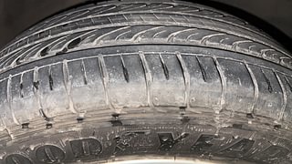 Used 2014 Toyota Corolla Altis [2014-2017] G AT Petrol Petrol Automatic tyres RIGHT FRONT TYRE TREAD VIEW