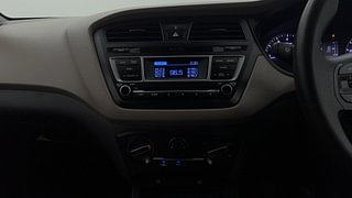 Used 2015 Hyundai Elite i20 [2014-2018] Magna 1.2 Petrol Manual top_features Integrated (in-dash) music system