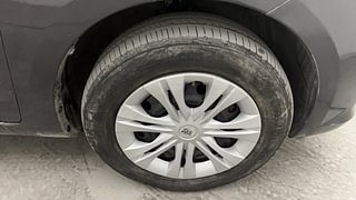 Used 2013 Maruti Suzuki Ertiga [2012-2015] VDi Diesel Manual tyres RIGHT FRONT TYRE RIM VIEW
