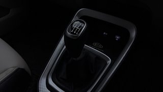Used 2021 Kia Sonet HTX 1.0 iMT Petrol Manual interior GEAR  KNOB VIEW