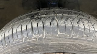 Used 2015 Maruti Suzuki Wagon R 1.0 [2010-2019] LXi Petrol Manual tyres RIGHT FRONT TYRE TREAD VIEW