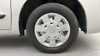 Used 2015 Maruti Suzuki Wagon R 1.0 [2010-2019] LXi Petrol Manual tyres RIGHT FRONT TYRE RIM VIEW