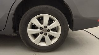 Used 2014 Toyota Corolla Altis [2014-2017] G AT Petrol Petrol Automatic tyres LEFT REAR TYRE RIM VIEW