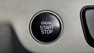 Used 2021 Kia Seltos HTX IVT G Petrol Automatic top_features Keyless start