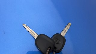 Used 2017 Maruti Suzuki Alto 800 [2016-2019] Lxi Petrol Manual extra CAR KEY VIEW
